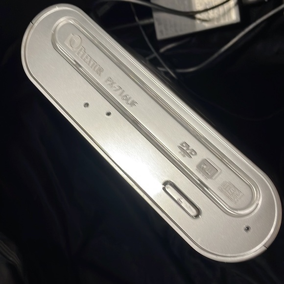 Plextor PX-716UF 16x USB-2.0 Dual-Layer External DVD±RW Drive with USB - Picture 10 of 11